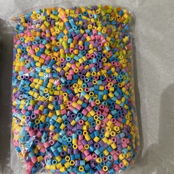 Peeps Perler Fused Bead Kit Easter House Craft 10,000 Beads, Age 6+, New In Box - Picture 11 of 16